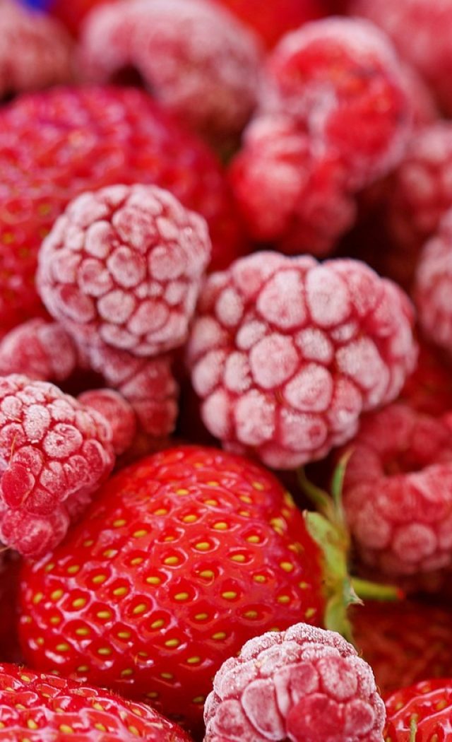 raspberries, strawberries, background-4463296.jpg